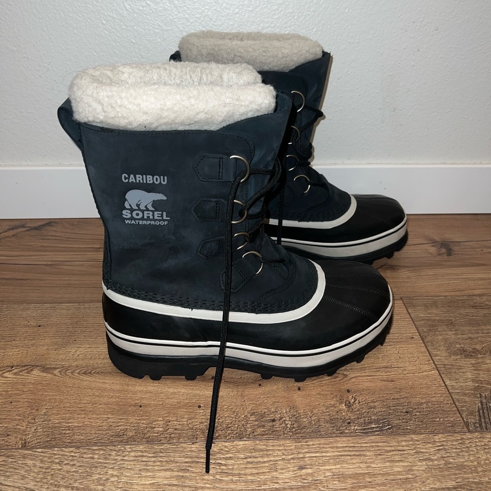 LIKE NEW Sorel Caribou Winter Boots (Waterproof)